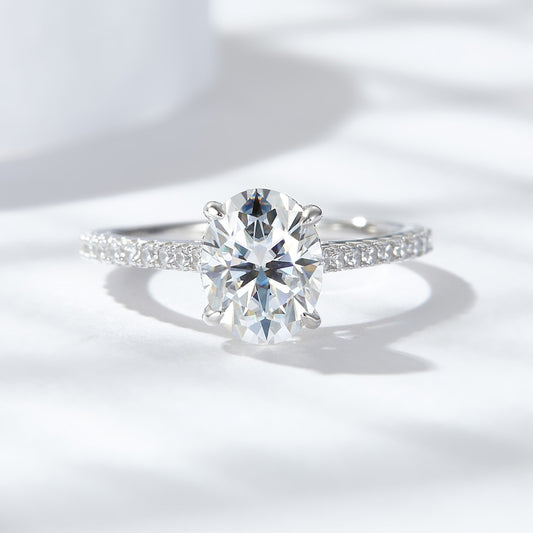 4 Claw 2Ct Oval Cut Diamond Wedding Ring