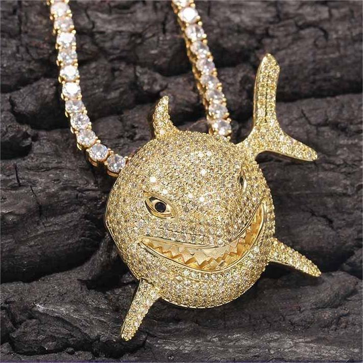 hip-hop ins new 6ix9ine with the same micro-inlaid zircon shark pendant